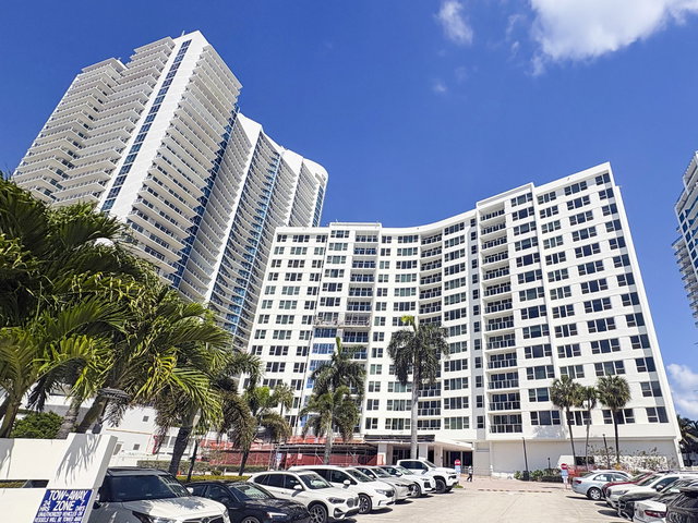 Alexander Towers  photo 2